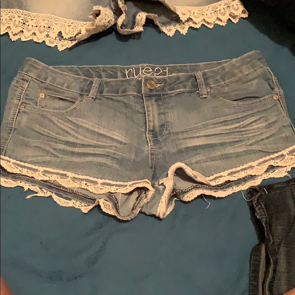 Rue 21 JEAN SHORTS - Picture 1 of 4